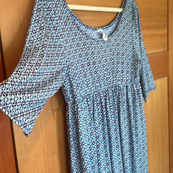 PTP 20 inches. 34 inches tag says 2X I feel it’s more of a large. - Picture 6 of 12